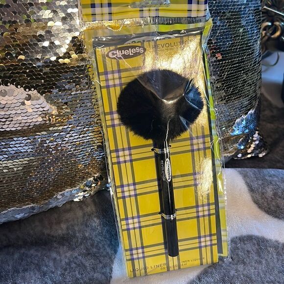 Revolution x clueless fluffy pom pom eyeliner black/cher y2k nostalgia novelty - Picture 1 of 1